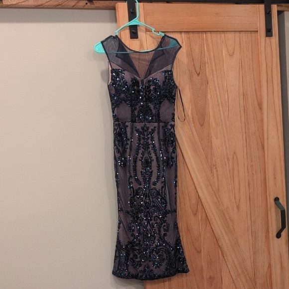Blue Sleeveless V-Neck Midi Sheath Dress for Cocktail - Picture 1 of 6
